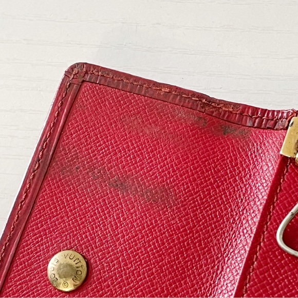 Louis Vuitton red epi leather 6 key ring case - Picture 8 of 12